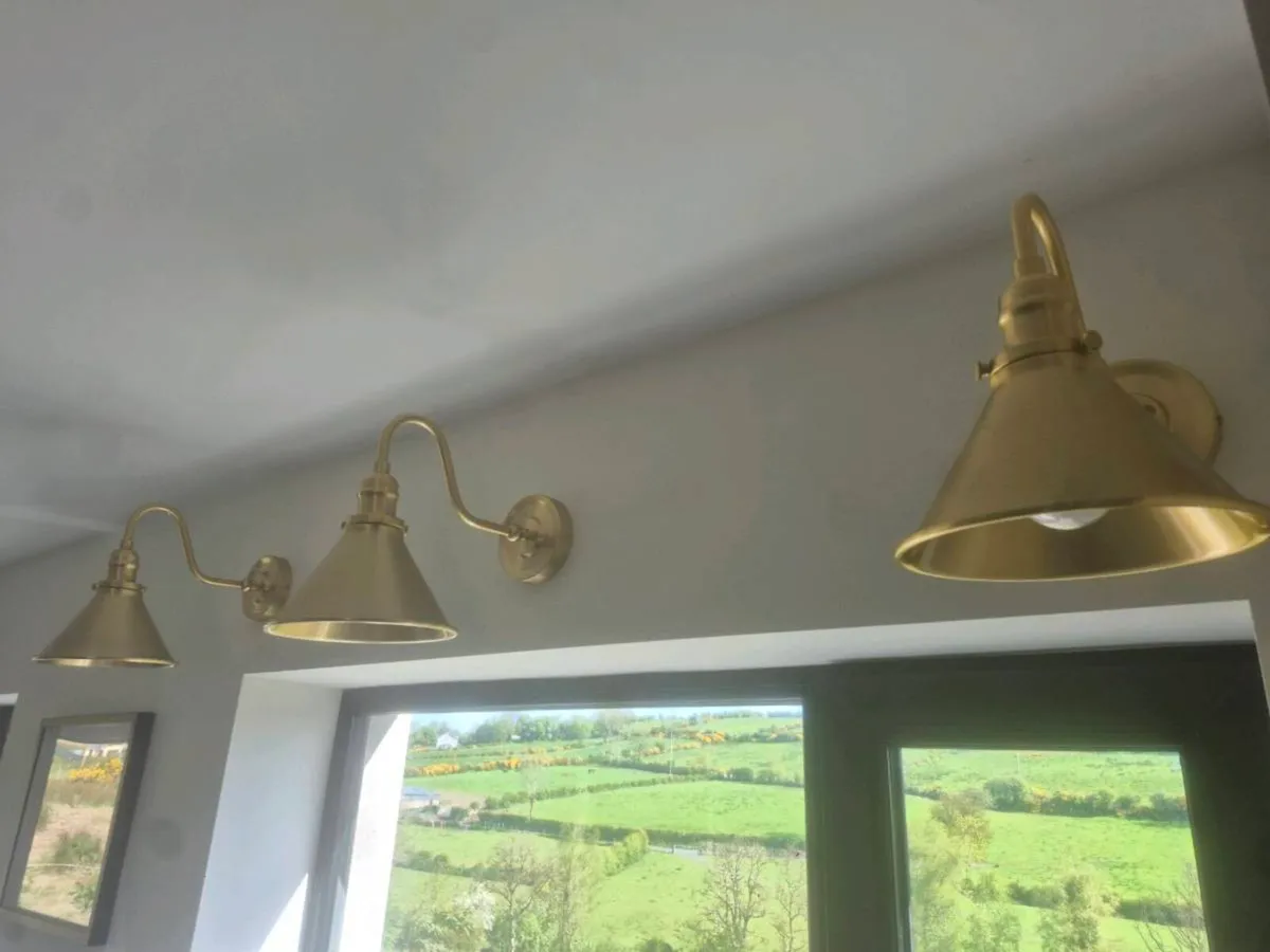 Elstead provence antique brass wall light - Image 4