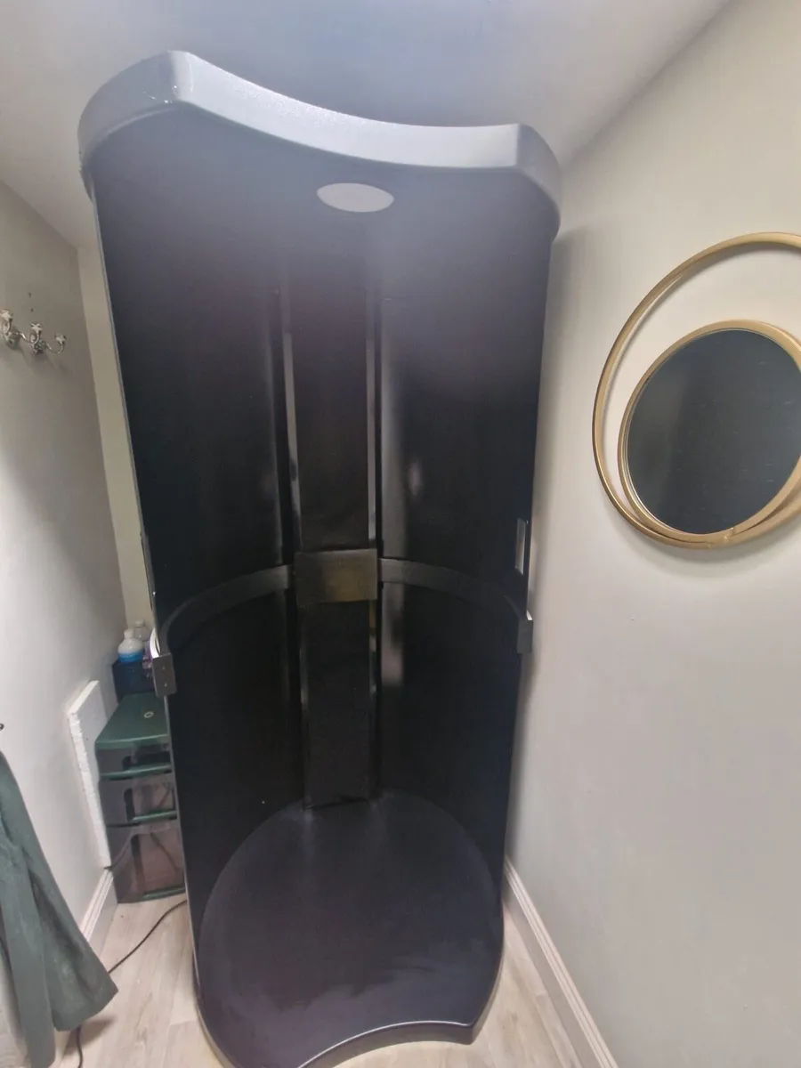 Spray Tanning Booth - Image 1