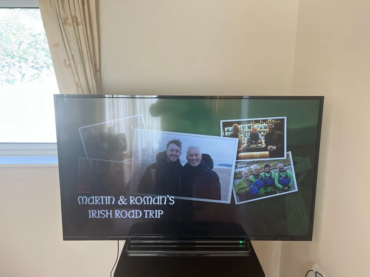 55” Toshiba Smart TV - Image 3