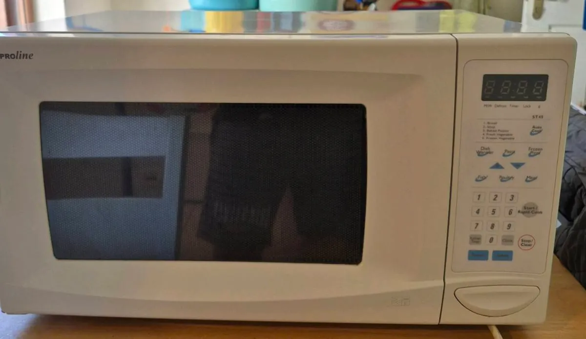 32 litre digital Microwave - Image 4