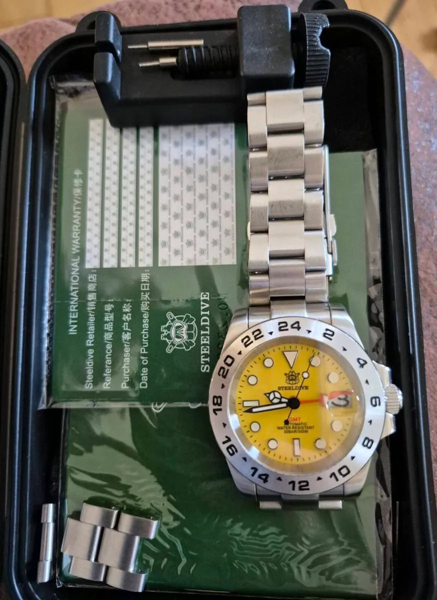 Steel Dive time piece. - Image 2