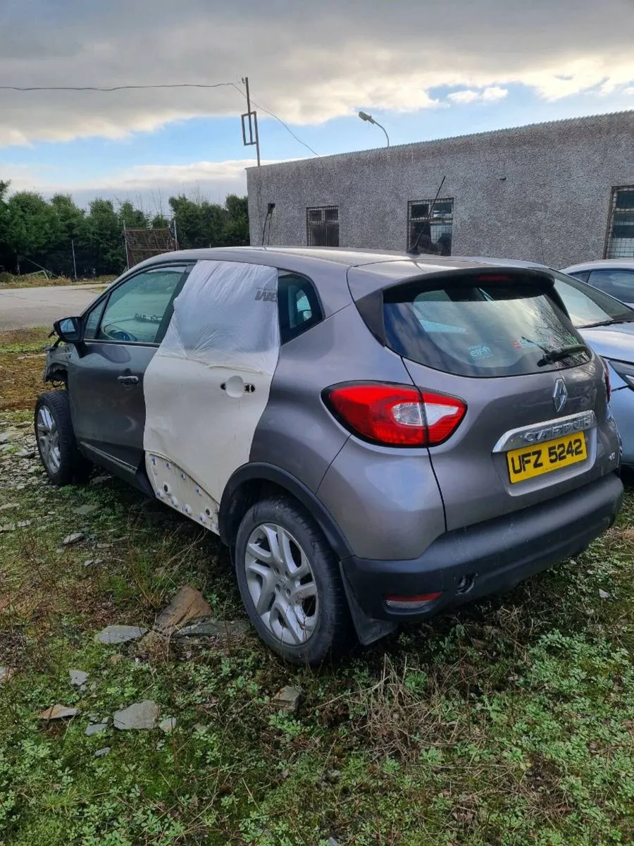 14 Renault captur - Image 2