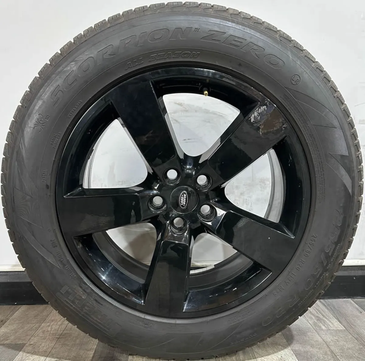20" GENUINE OEM DEFENDER 5098 WHEELS & PIRELLI - Image 3