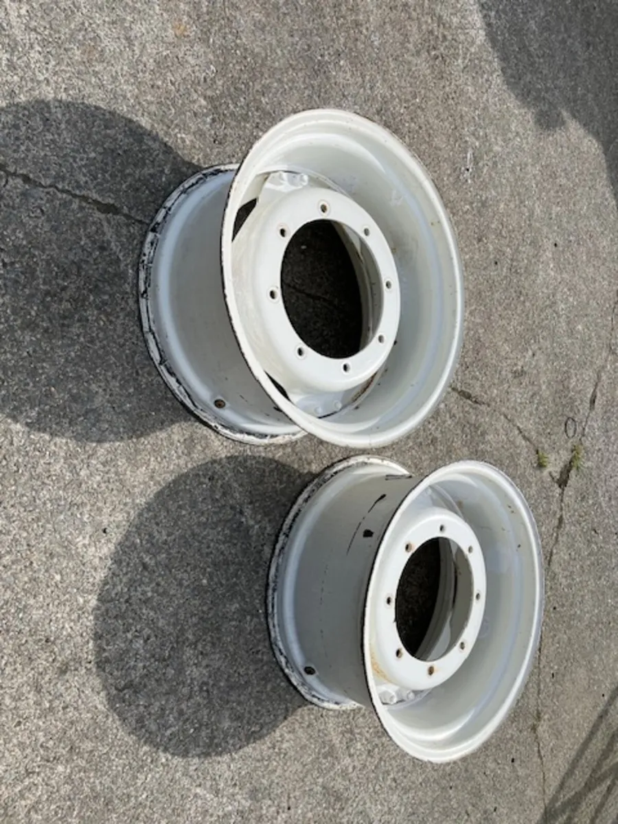 New Holland Rims 14.9 x 24 - Image 3