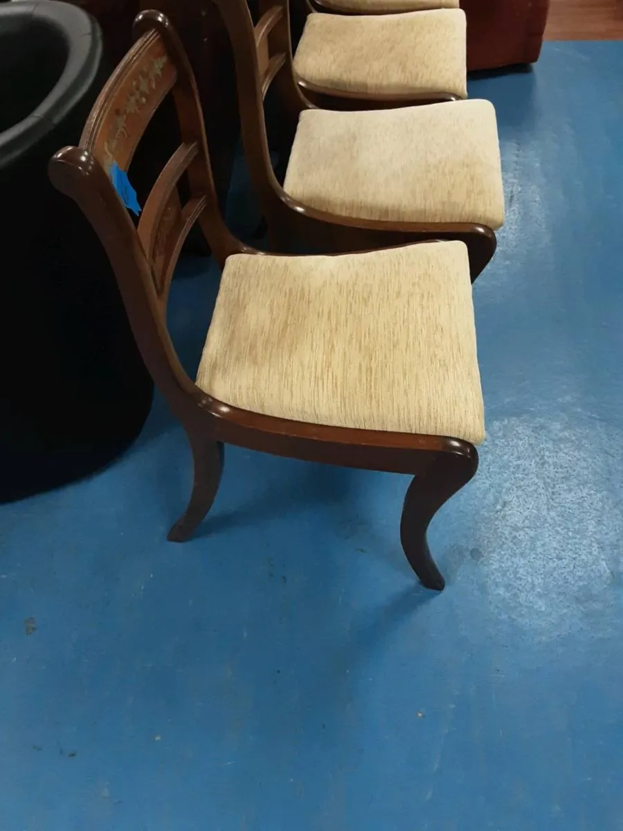 FOUR CHAIRS - Image 3