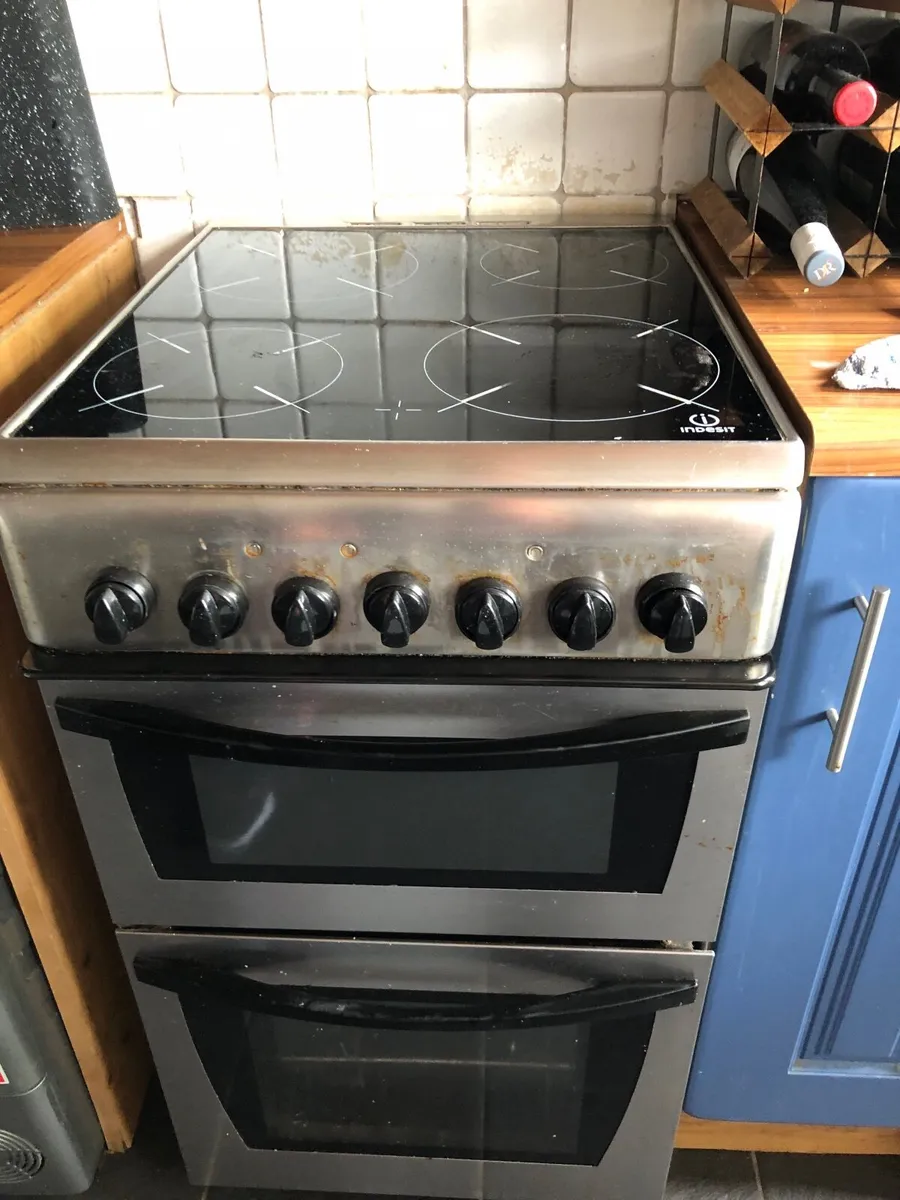 Indesit Electric cooker - Image 2