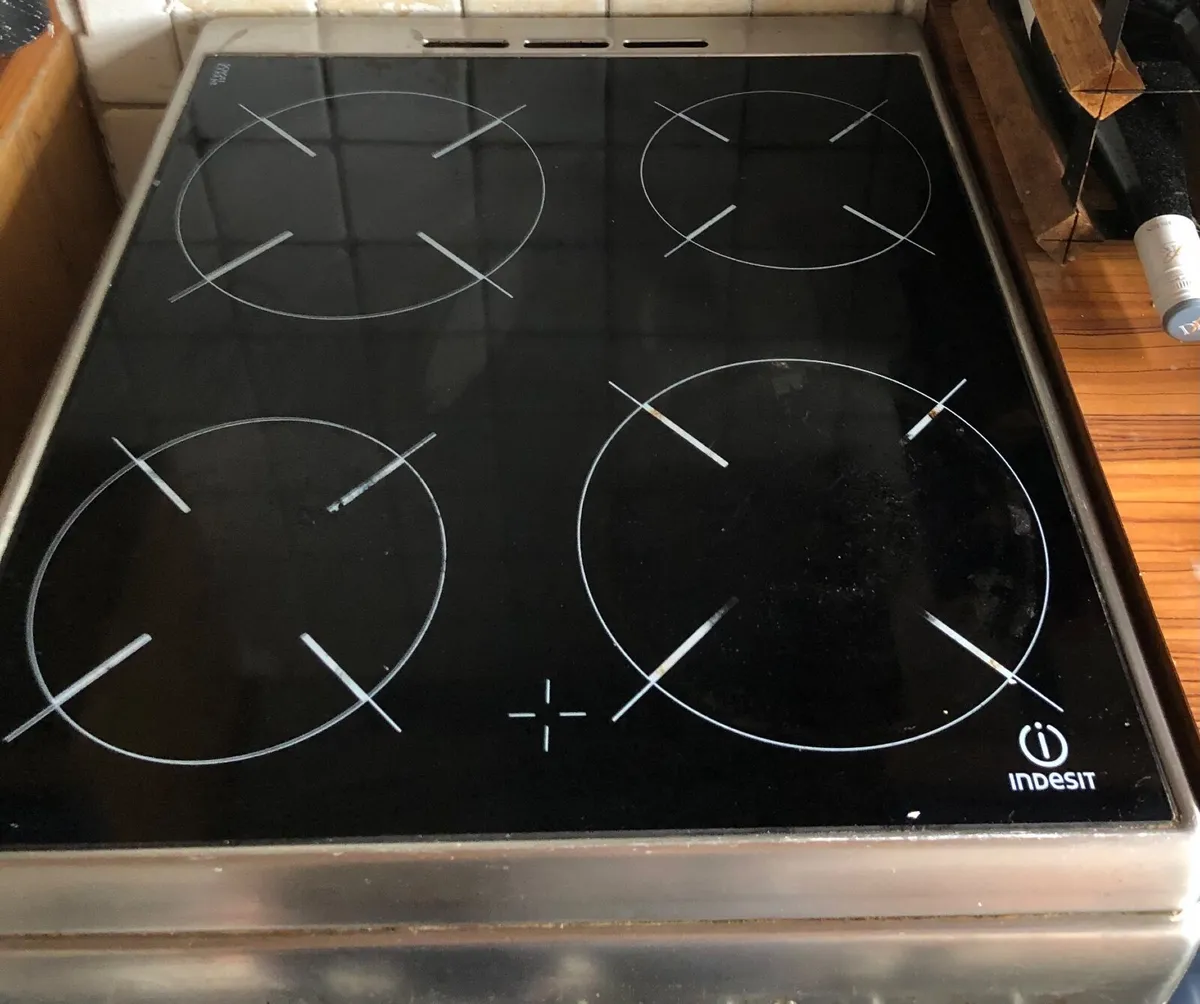 Indesit Electric cooker - Image 1