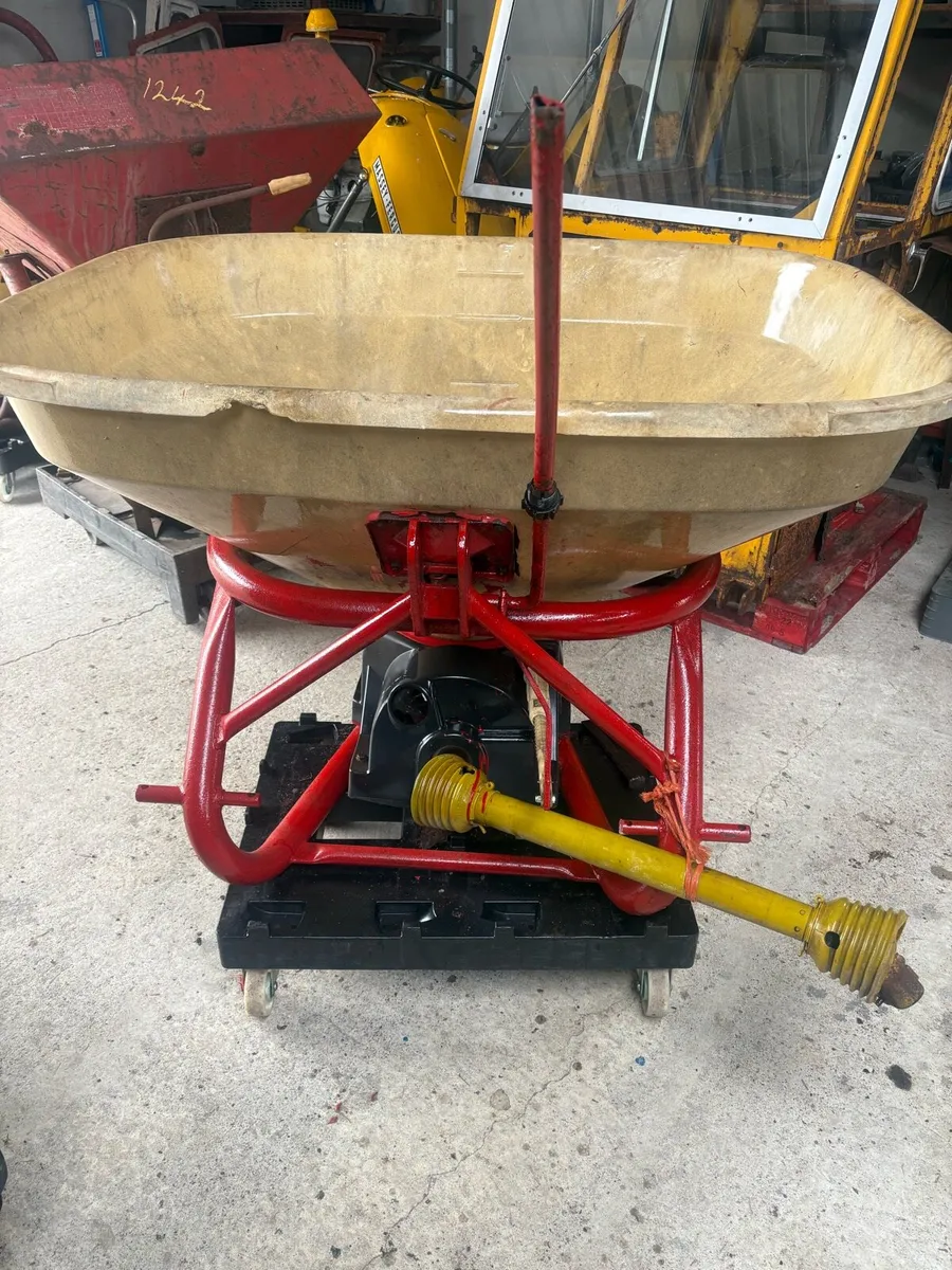 Vicon sower 402 and d  shape - Image 1