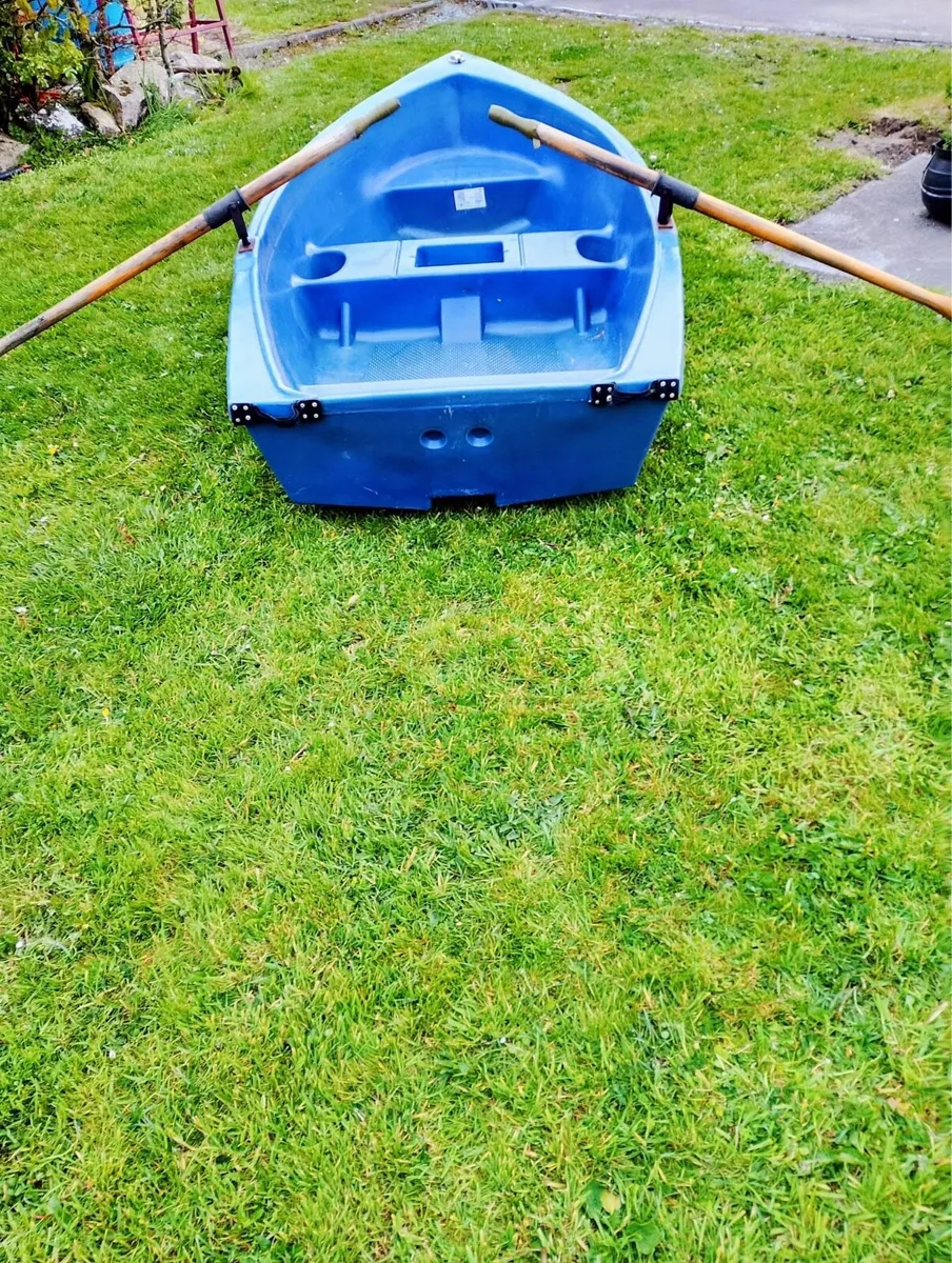 Trailer and boat for sale - Image 2