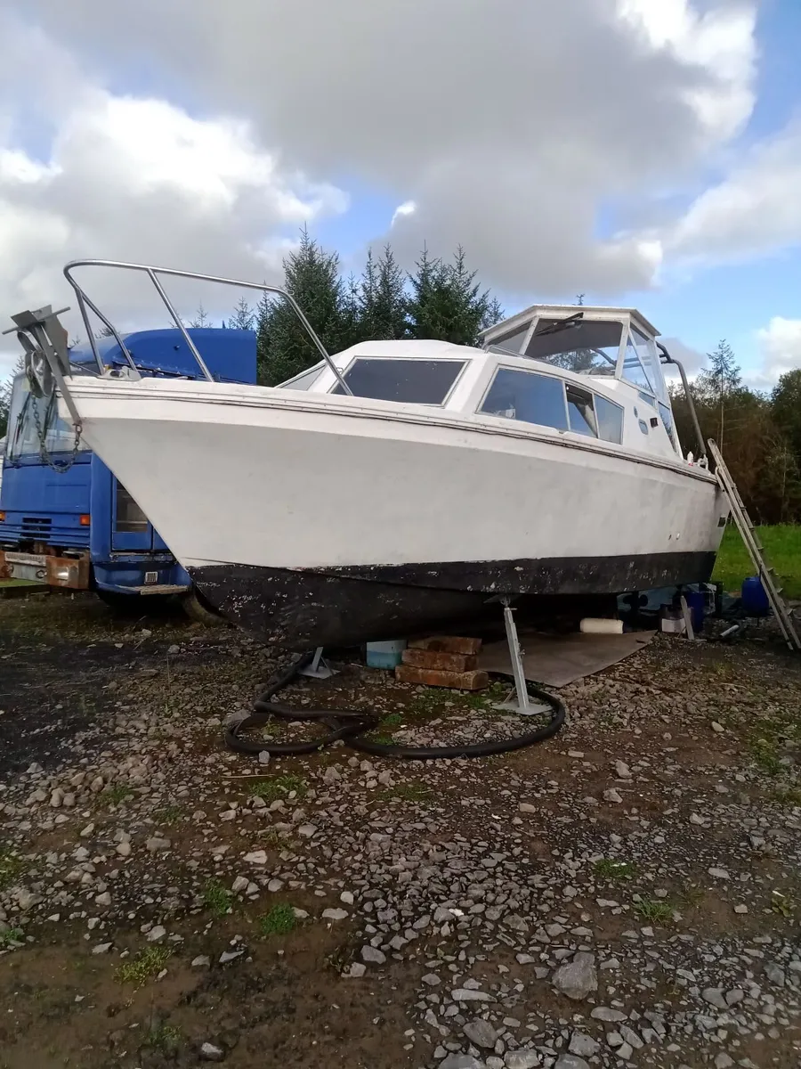 2 project boats available - Image 1