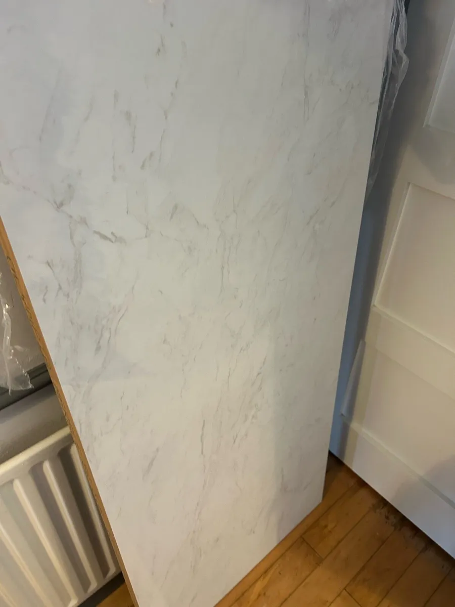 White marble effect worktop - Image 2