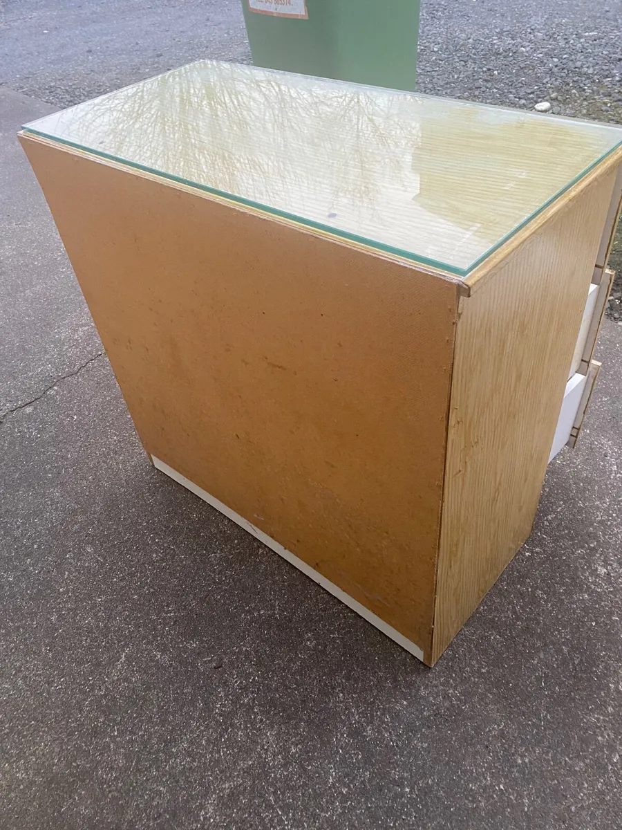 Chest of drawers - Image 2