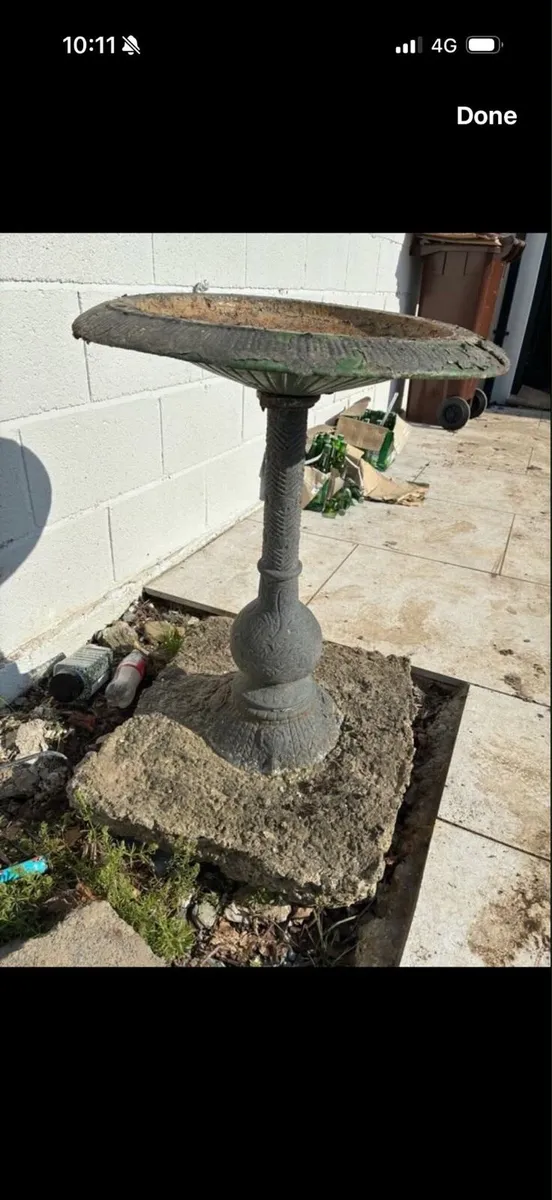 Cast iron bird bath - Image 3