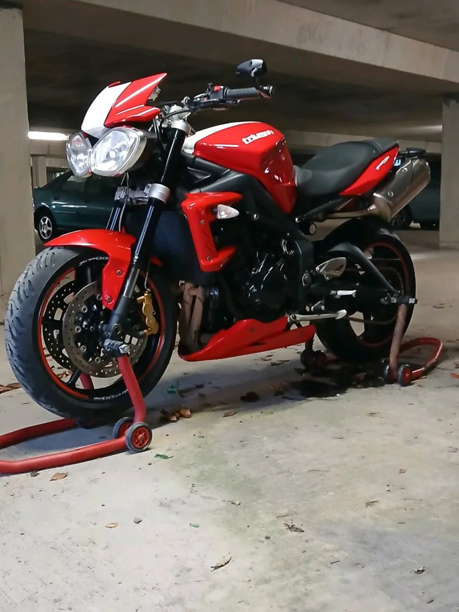 Triumph steet - Image 2