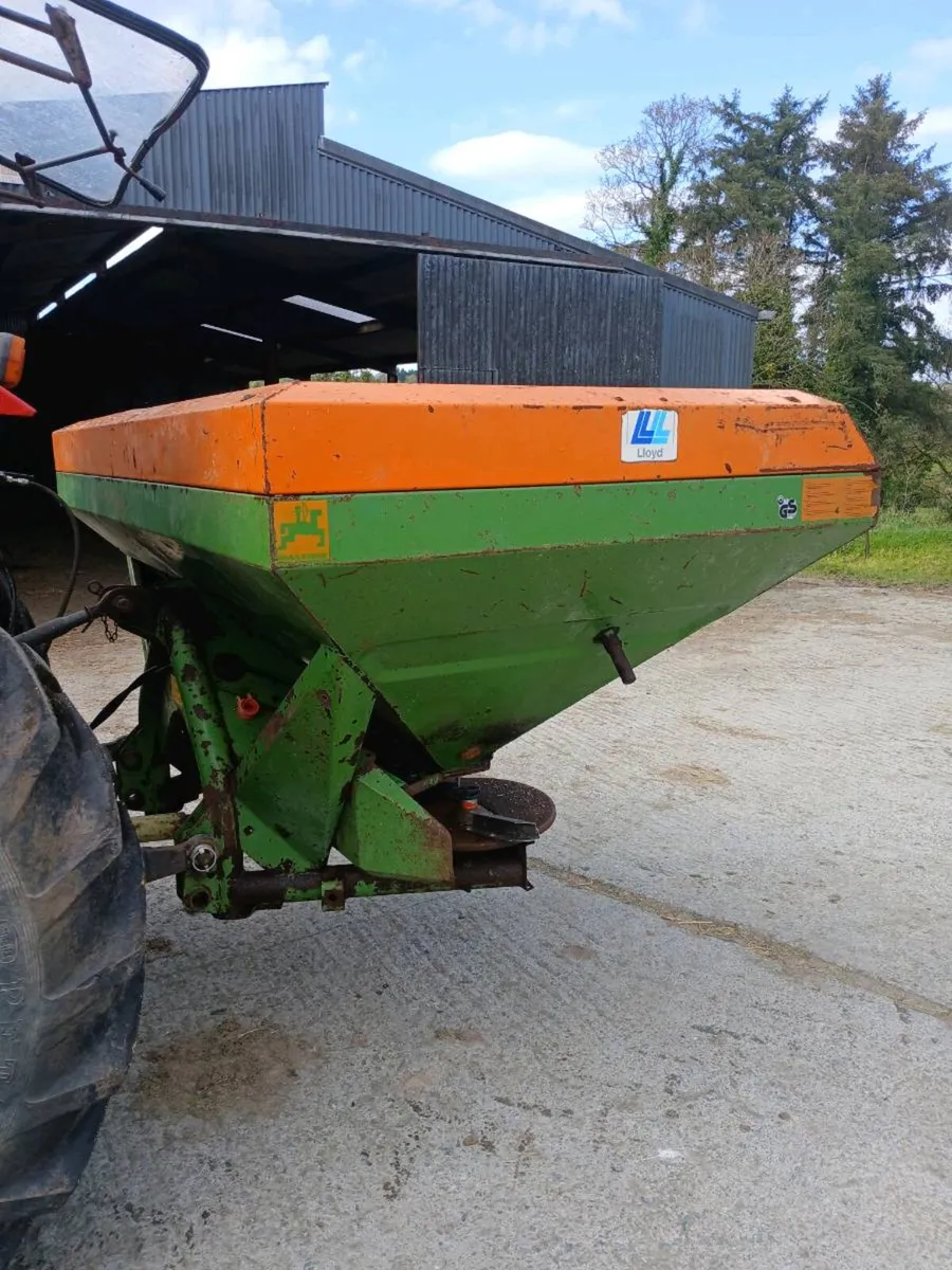 Amazone fertiliser spreader - Image 1