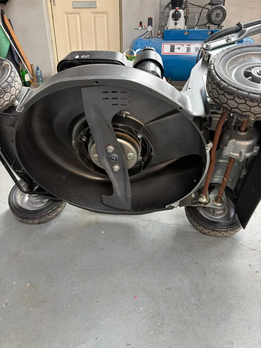 Brand New Honda HRH536 Pro  Lawnmower - Image 4