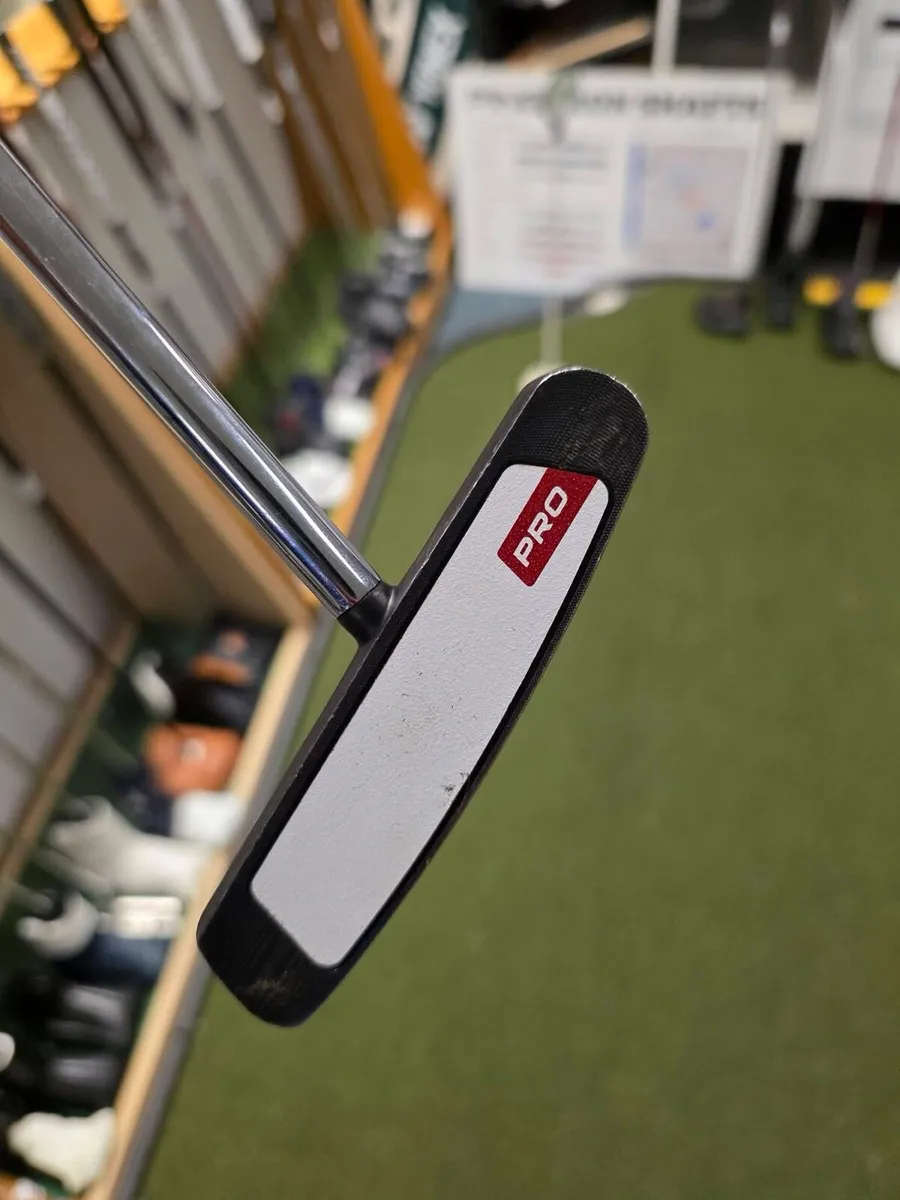 Odyssey White Hot Pro Putter - Image 4