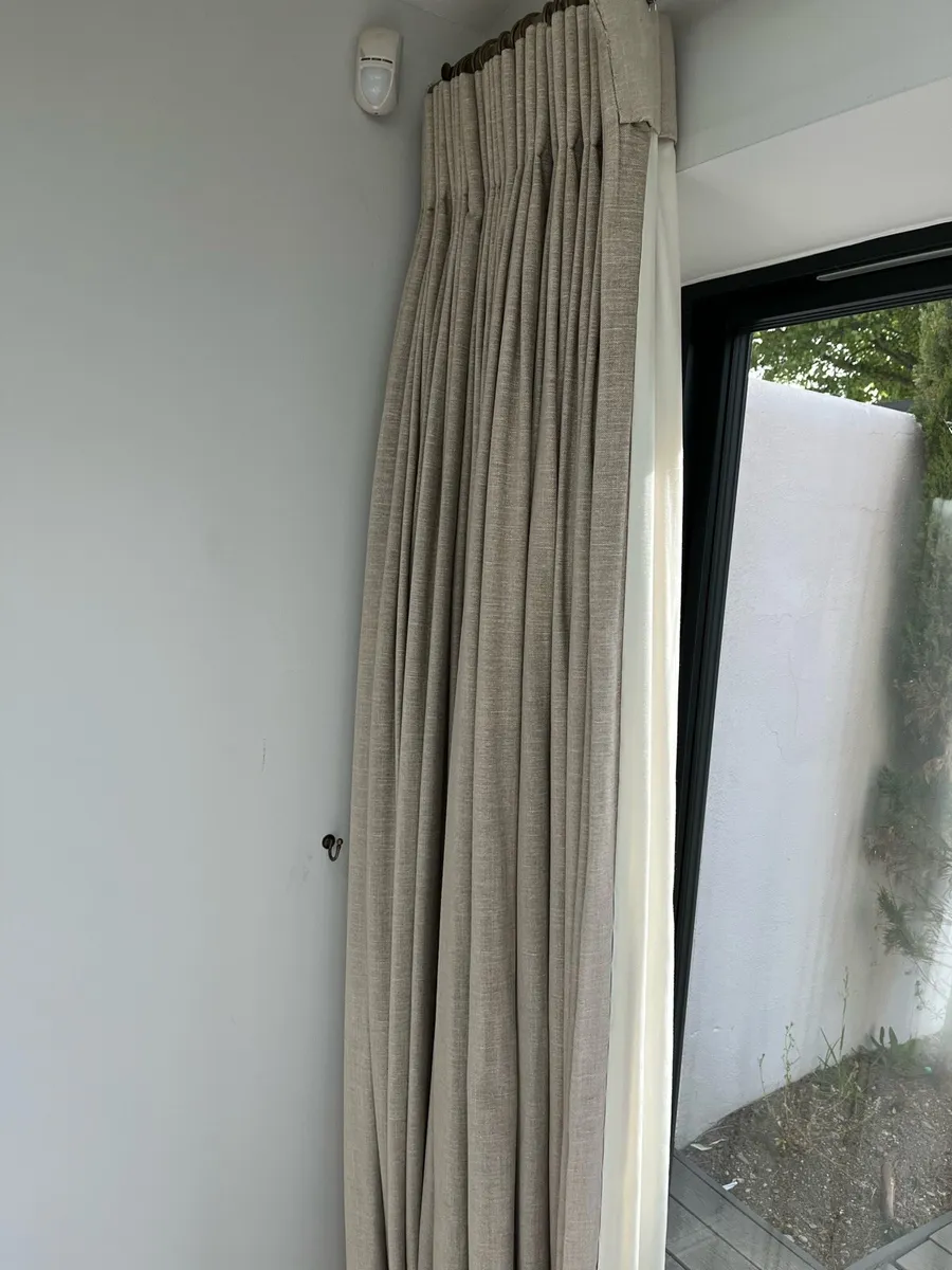 Curtains - Image 1