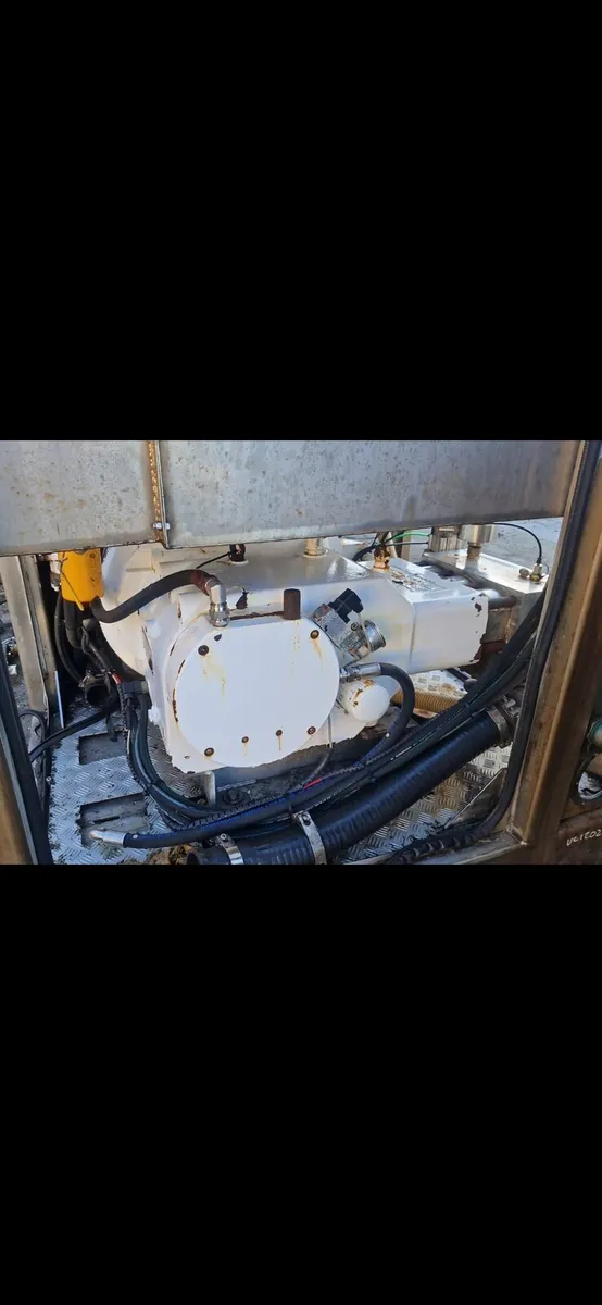 Cummins engine water pump - Image 4