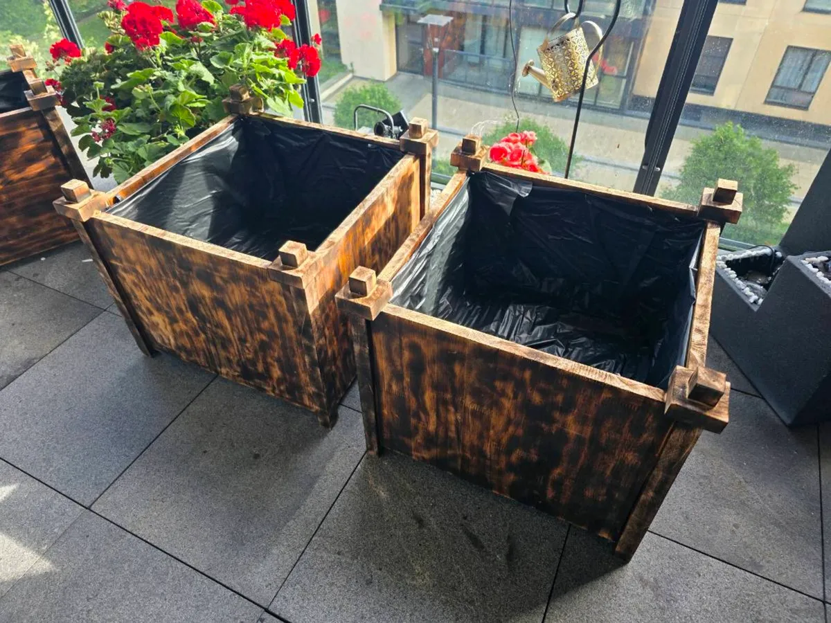 oak hard wood planters 
 55cm x 55cm H 46cm - Image 3