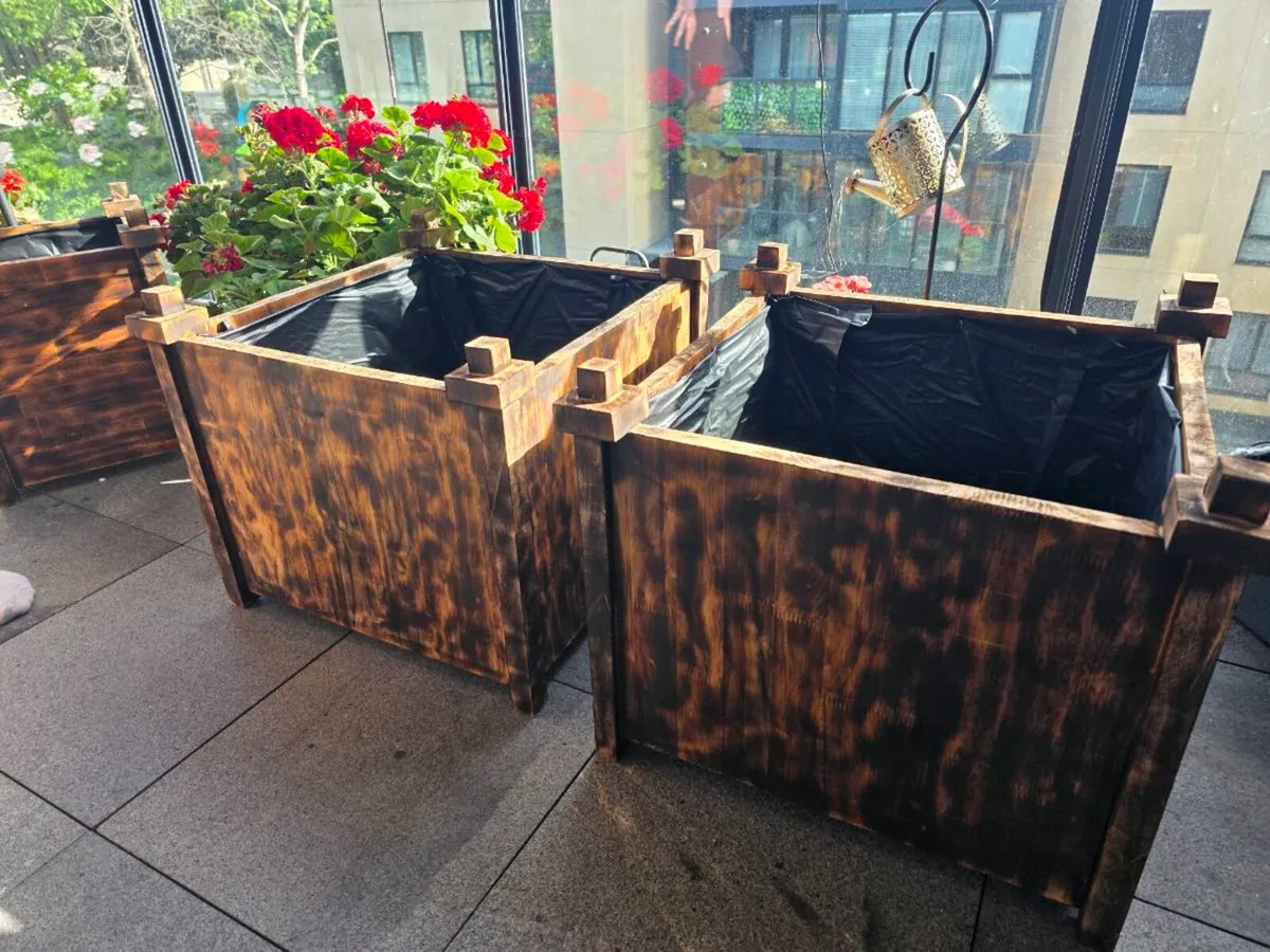 oak hard wood planters 
 55cm x 55cm H 46cm - Image 4