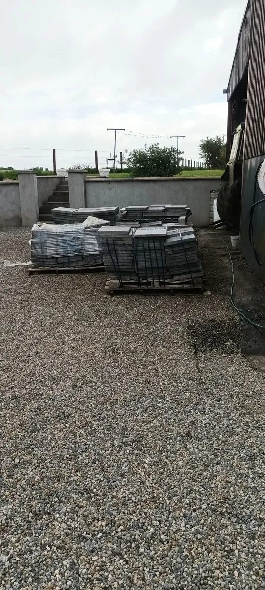 Granite slabs - Image 1