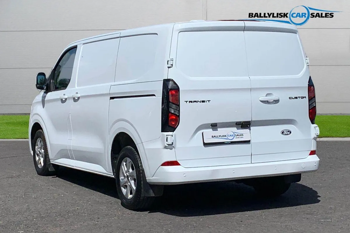 Ford Transit Custom 2.0 300 136PS Limited Panel Va - Image 2