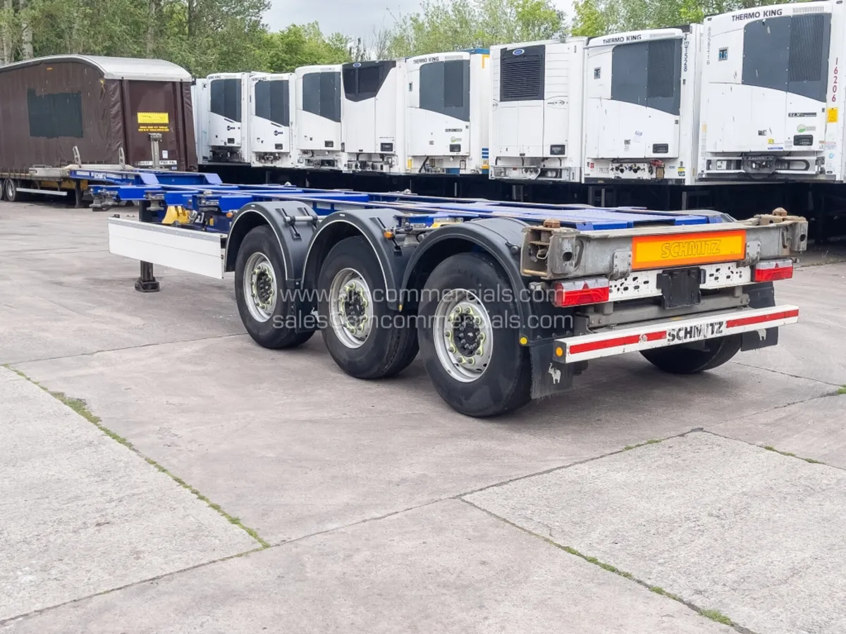 2023 SCHMITZ CARGOBULL SKELETAL TRAILER - Image 4