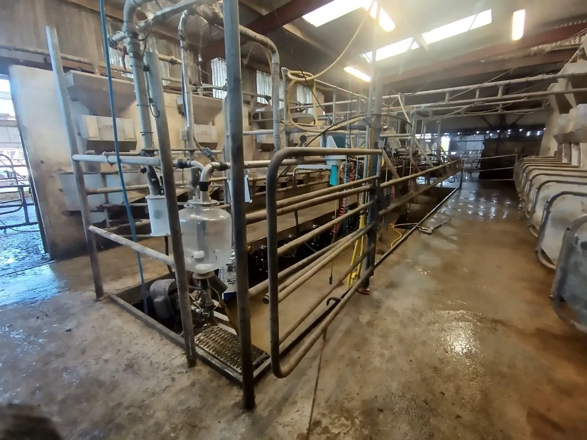 Complete 8 unit delaval parlour - Image 3