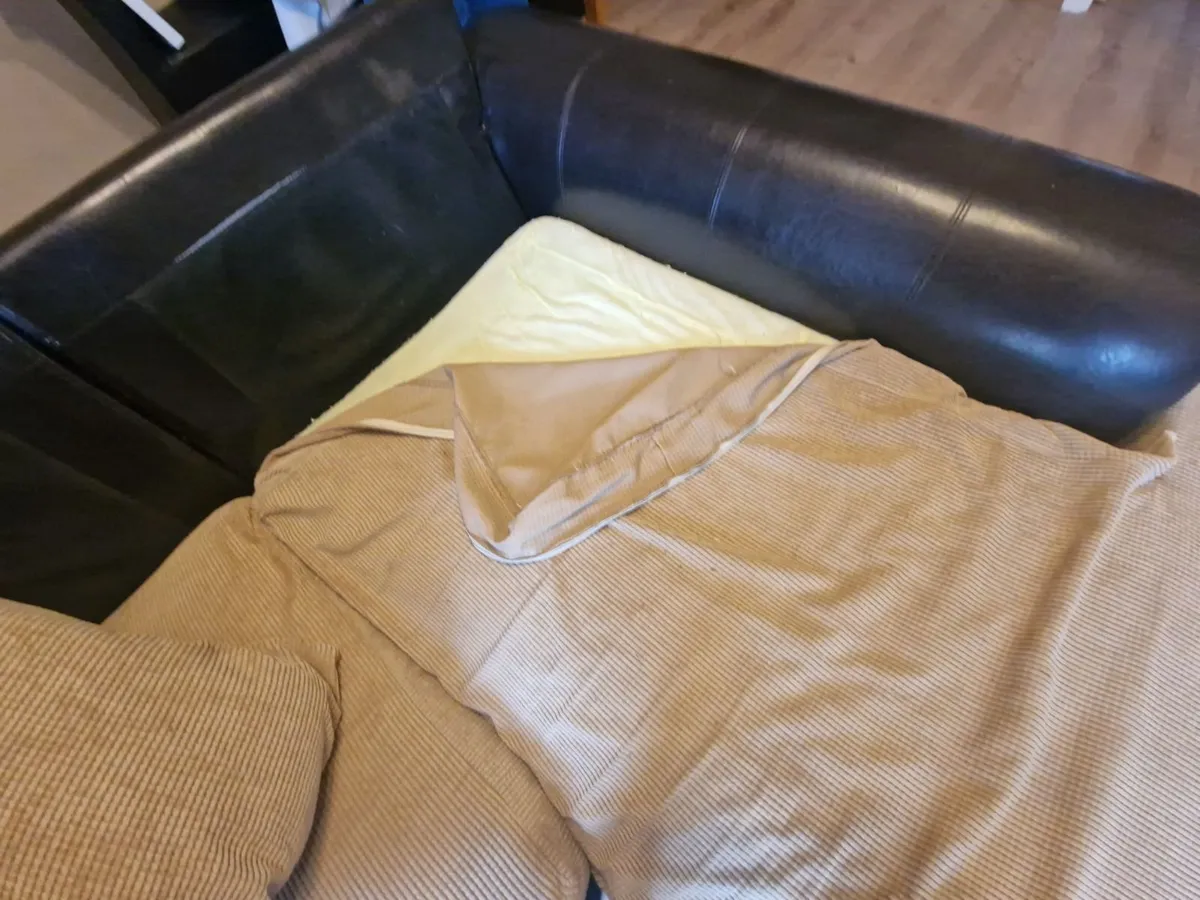 FREE Large L-Shaped Corner Sofa – Collection Only - Image 4