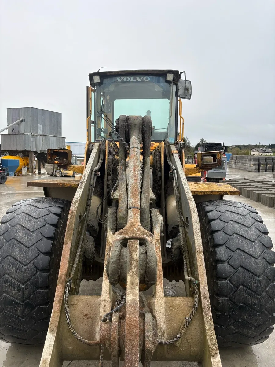 Volvo 120C loading shovel - Image 2