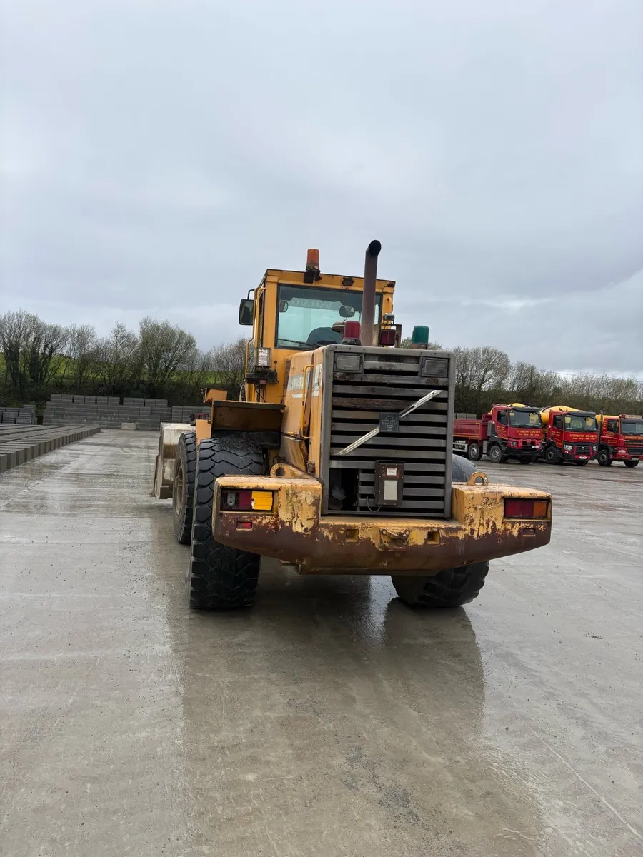 Volvo 120C loading shovel - Image 1