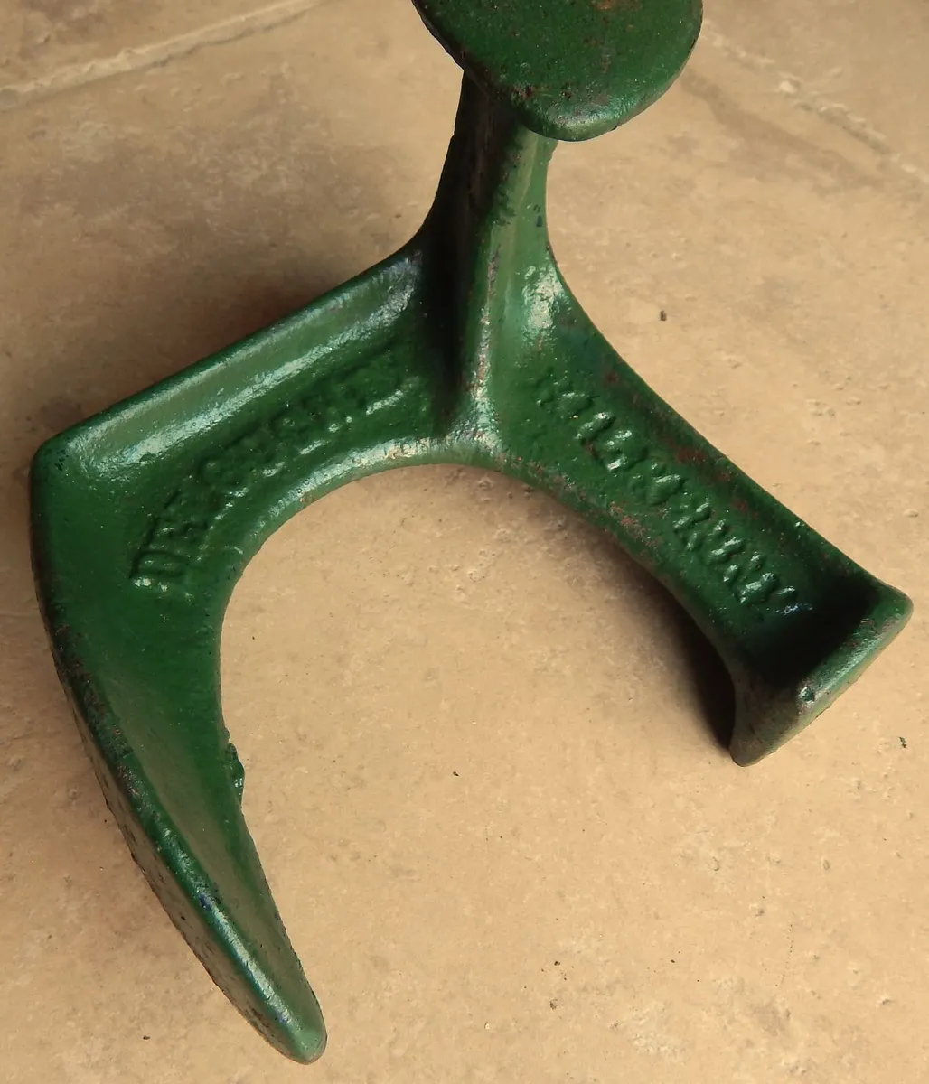 Vintage Cast Iron Shoemakers Last by De Loughry’s - Image 4
