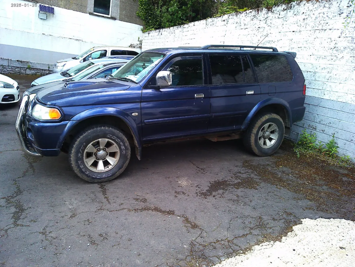 Mitsubishi Pajero SPORT LWB A-CON - Image 3