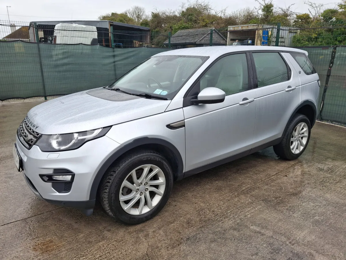 182 Discovery Sport 7 seater Auto - Image 2