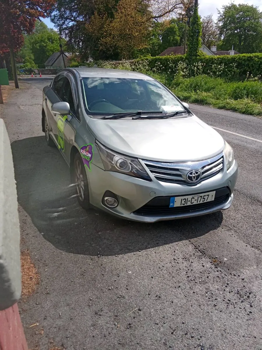 2013 Toyota avensis - Image 1