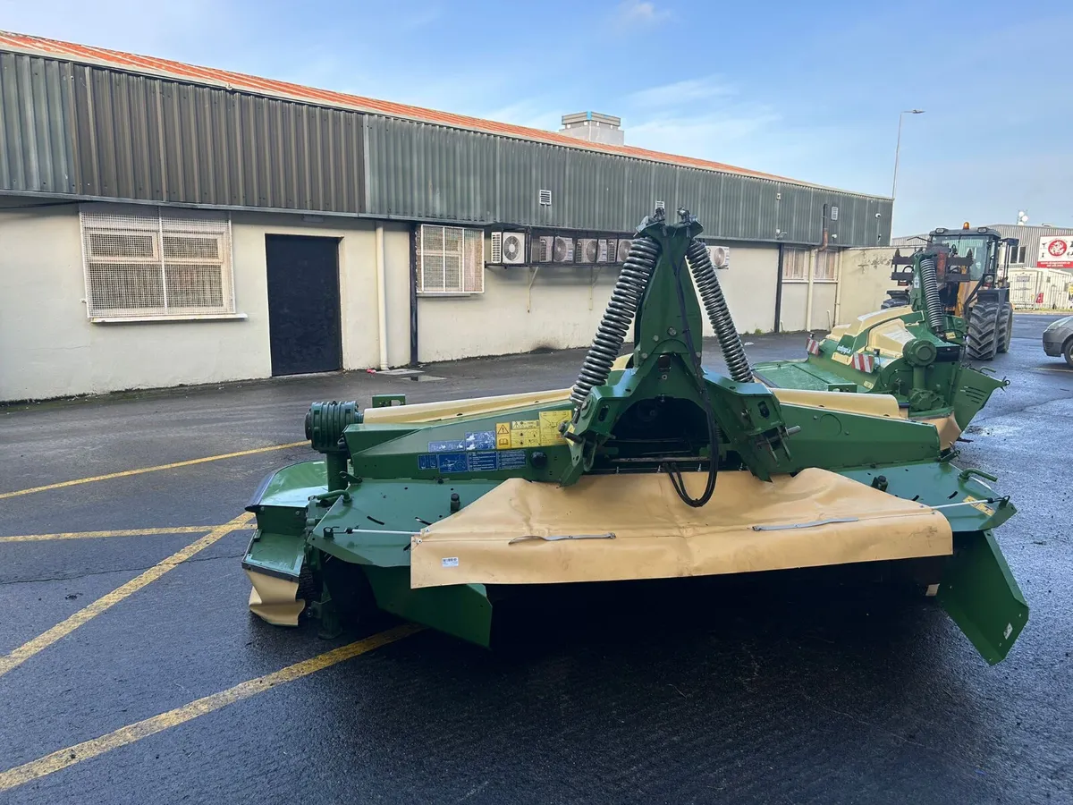 Krone front mower - Image 2