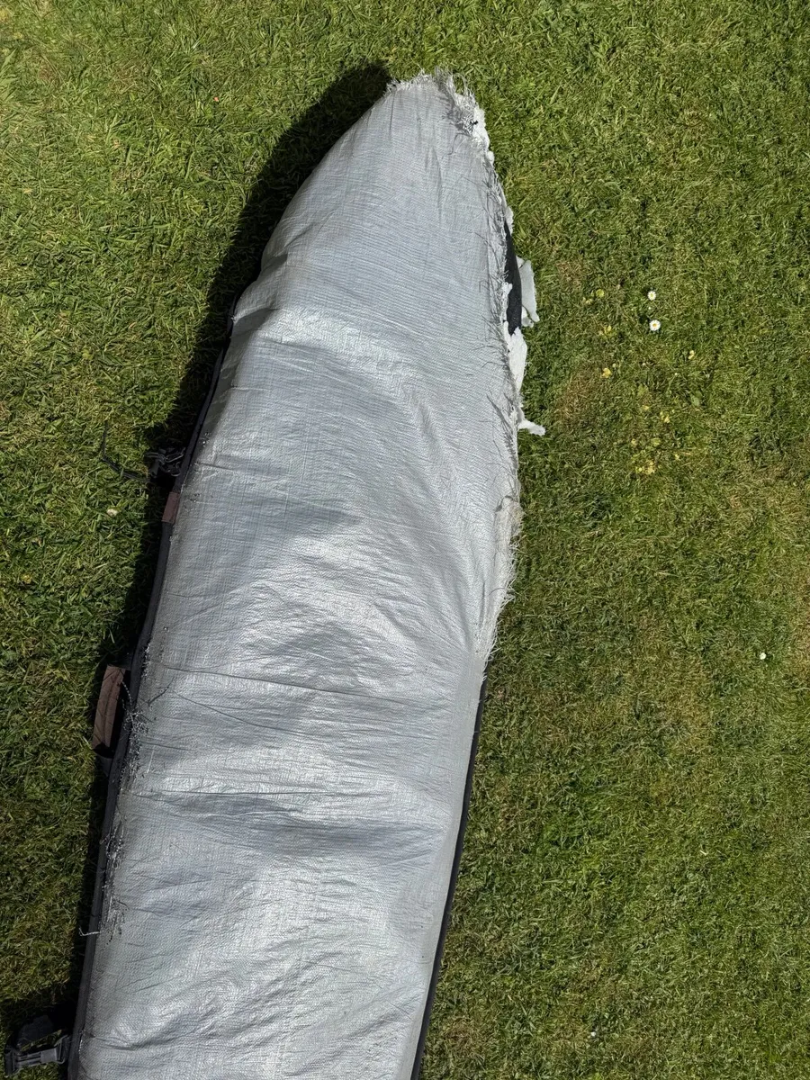 Surfboard and bag - Image 4
