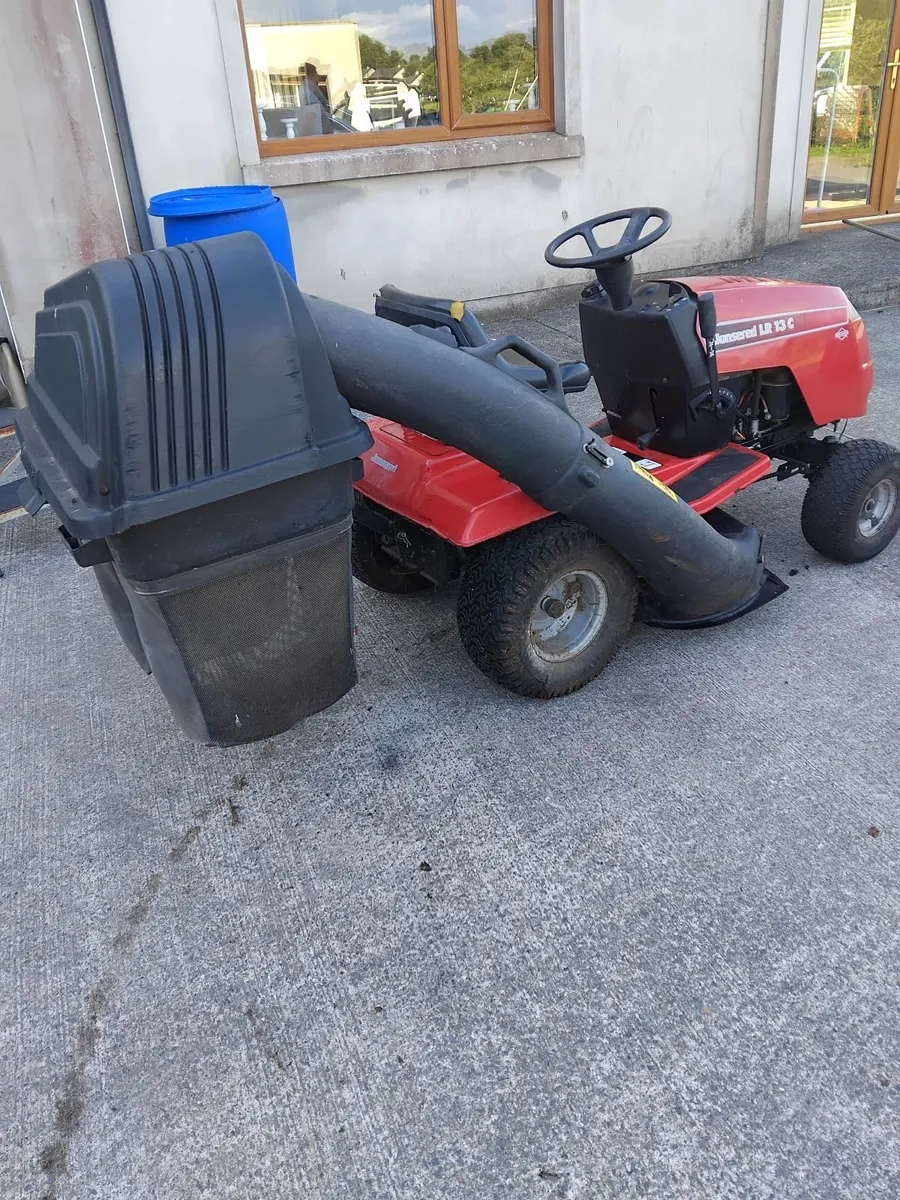 Jonsered ride on mower running well - Image 2
