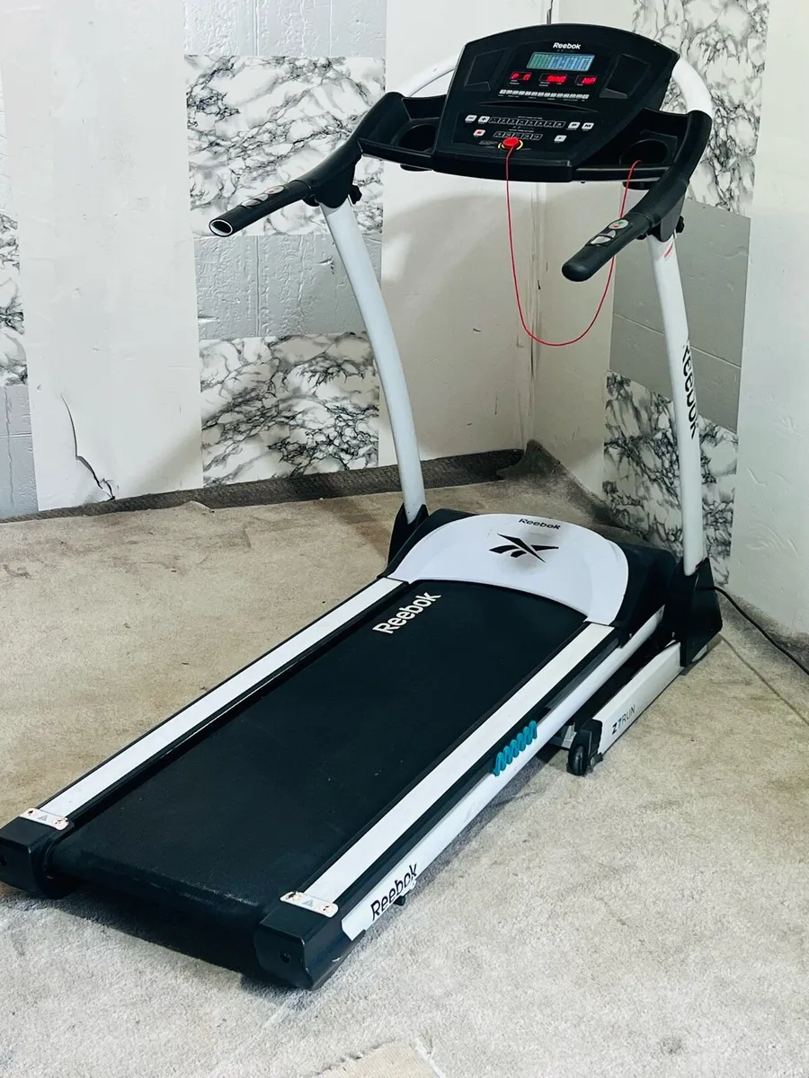 Reebok Z7 Folding Treadmill - Image 2