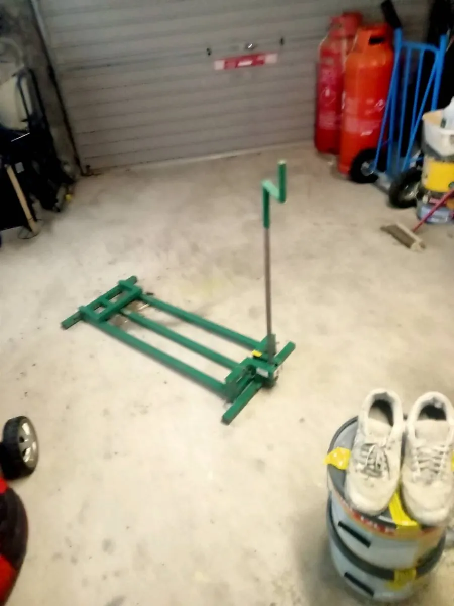 Lawnmower lift ,jack, John deere - Image 1