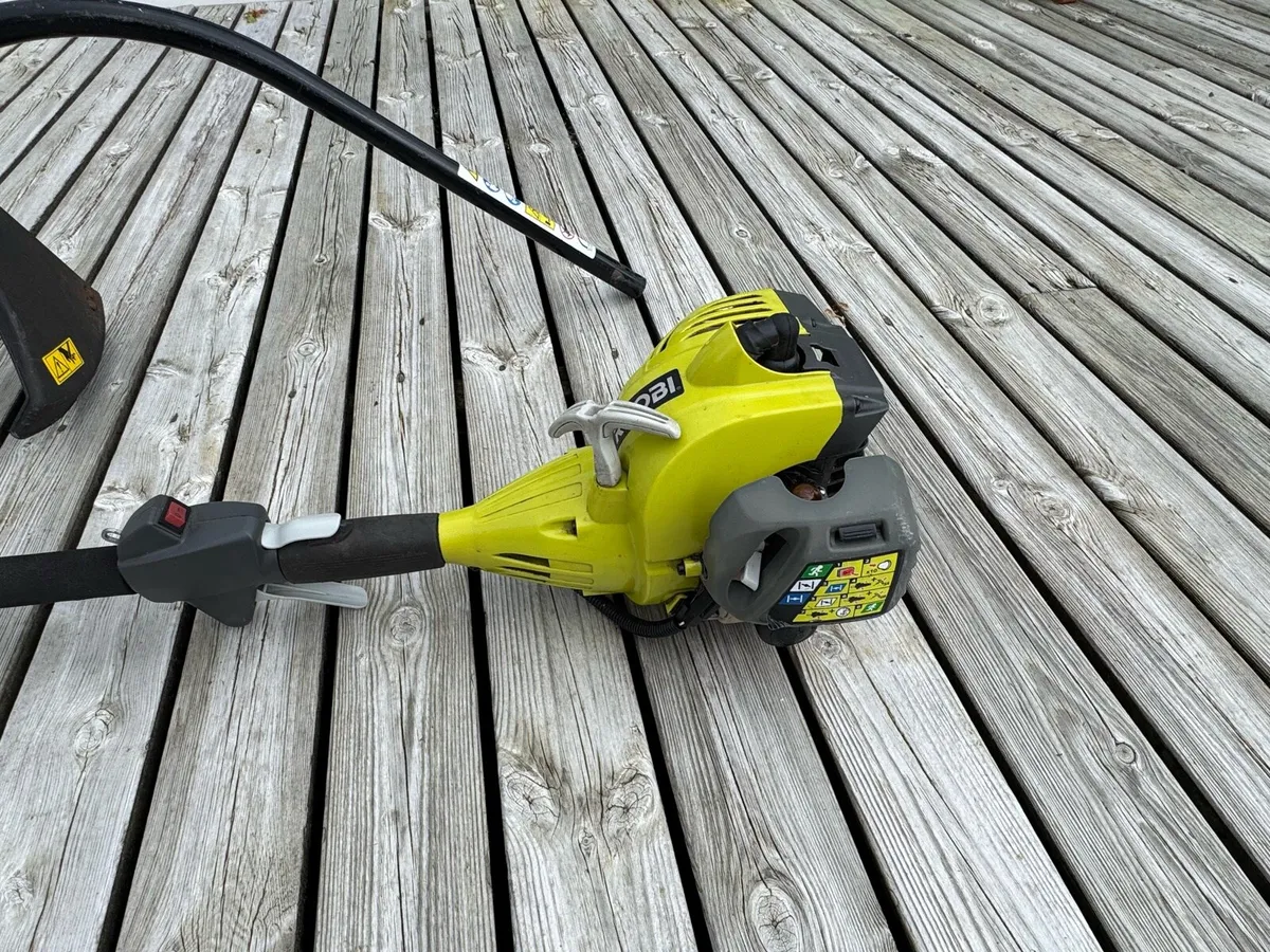 Ryobi combi hedge cutter and strimmer petrol - Image 2