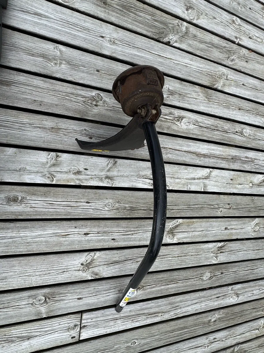 Ryobi combi hedge cutter and strimmer petrol - Image 4