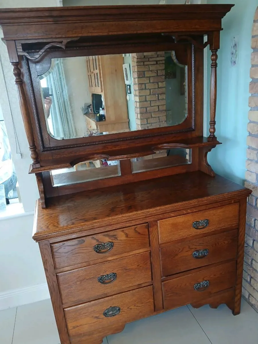 Oak antique sideboard - Image 1