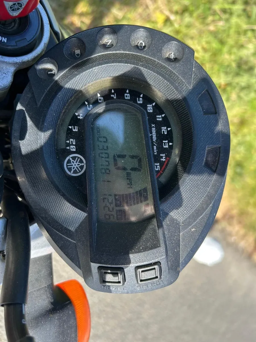 YAMAHA FZ6 2006 - Image 2