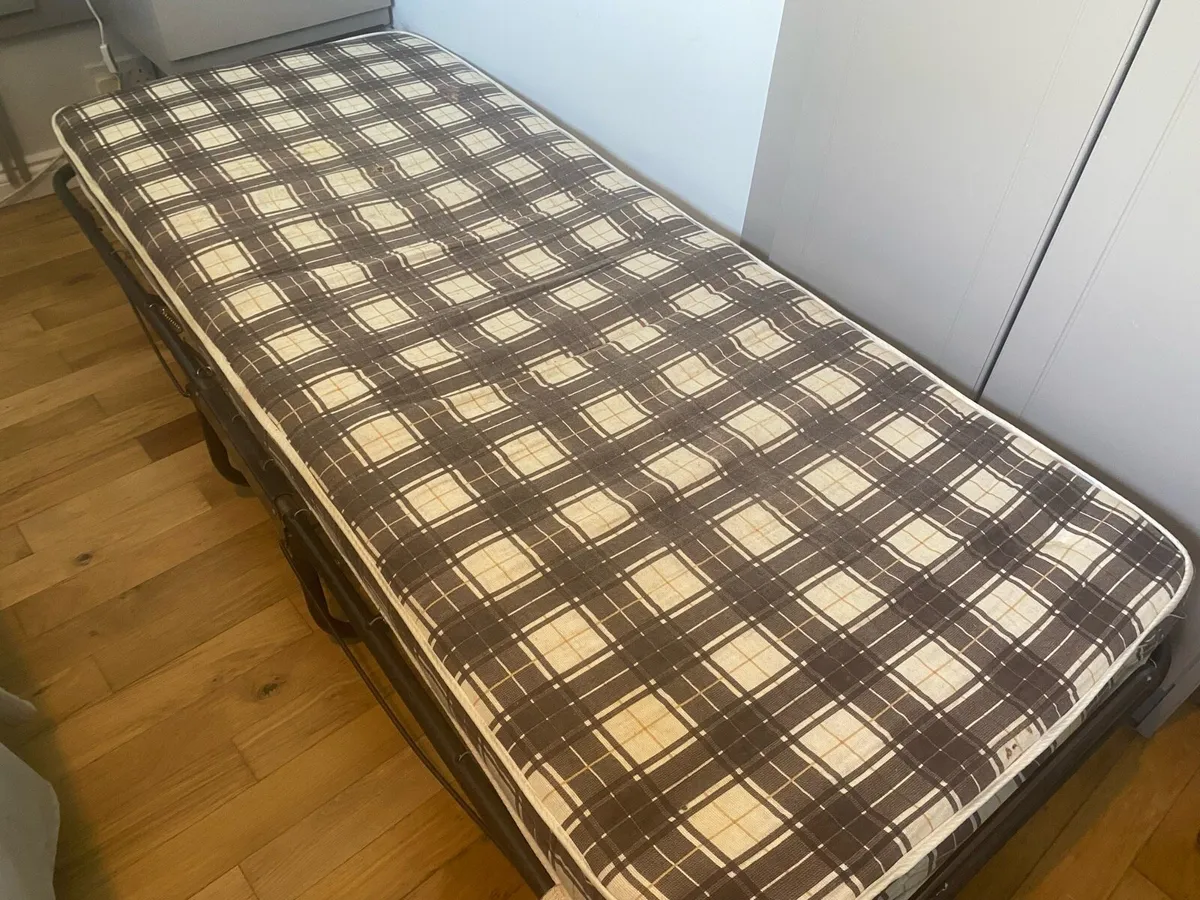 Single folding bed - Image 1