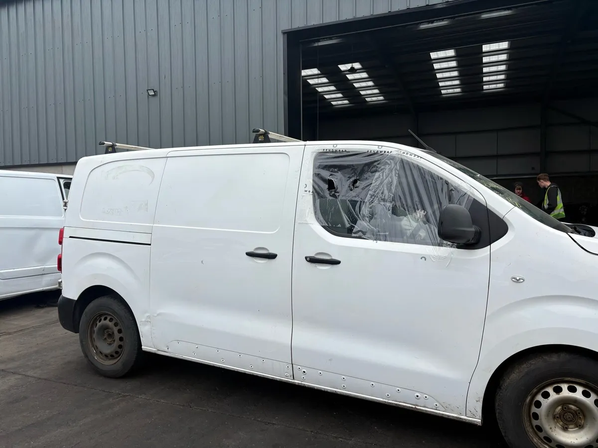FOR BREAKING 2021 VAUXHALL VIVARO 1.5 Diesel - Image 2