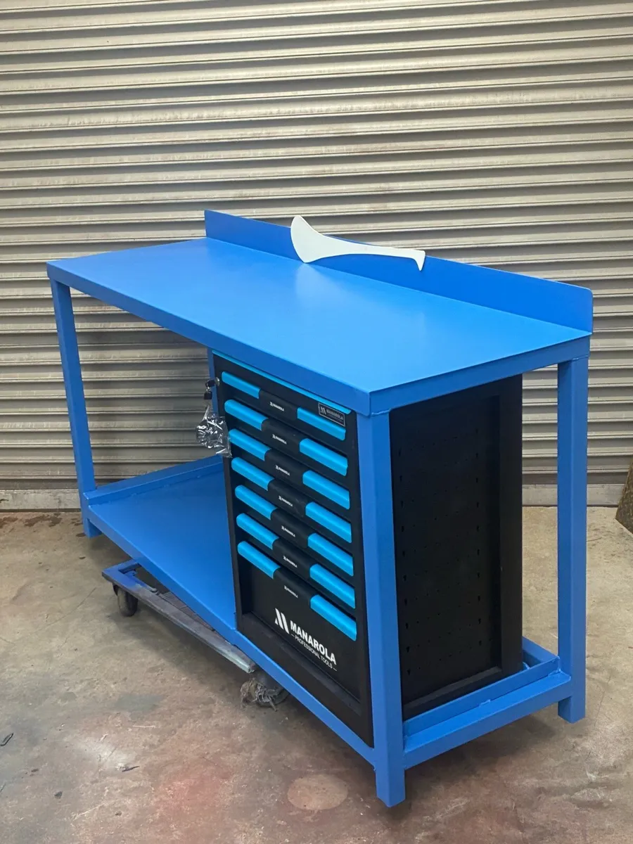 Farm yard work bench - Image 3