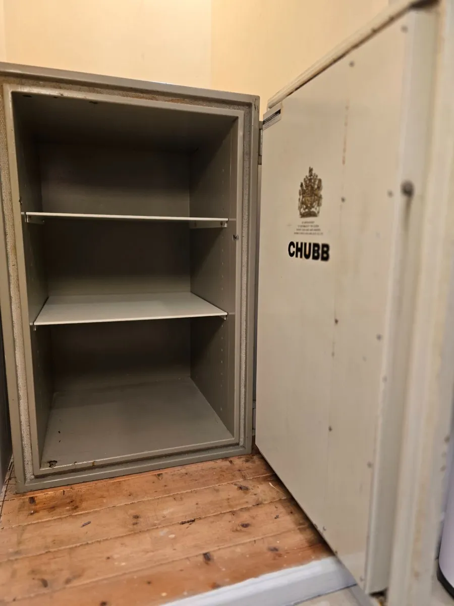 Chubb office safe - Image 2