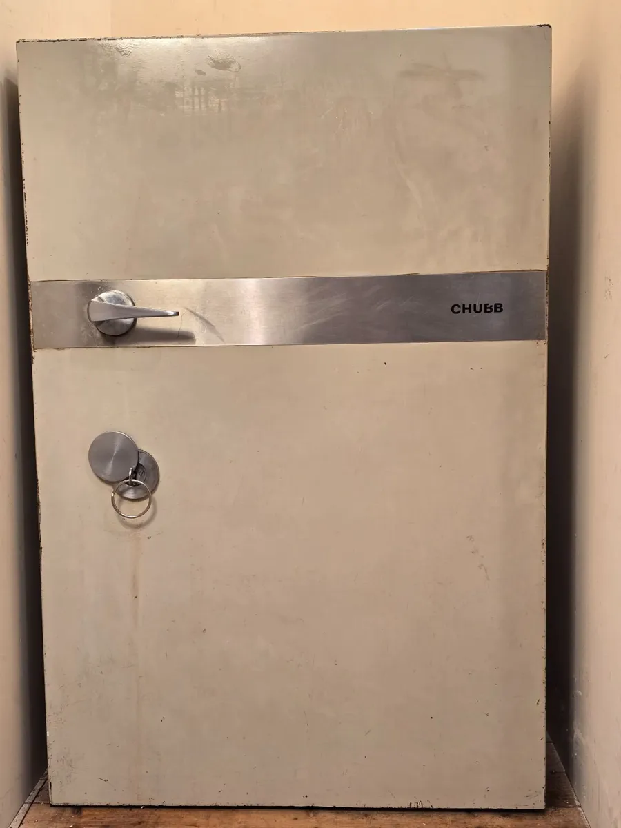 Chubb office safe - Image 1